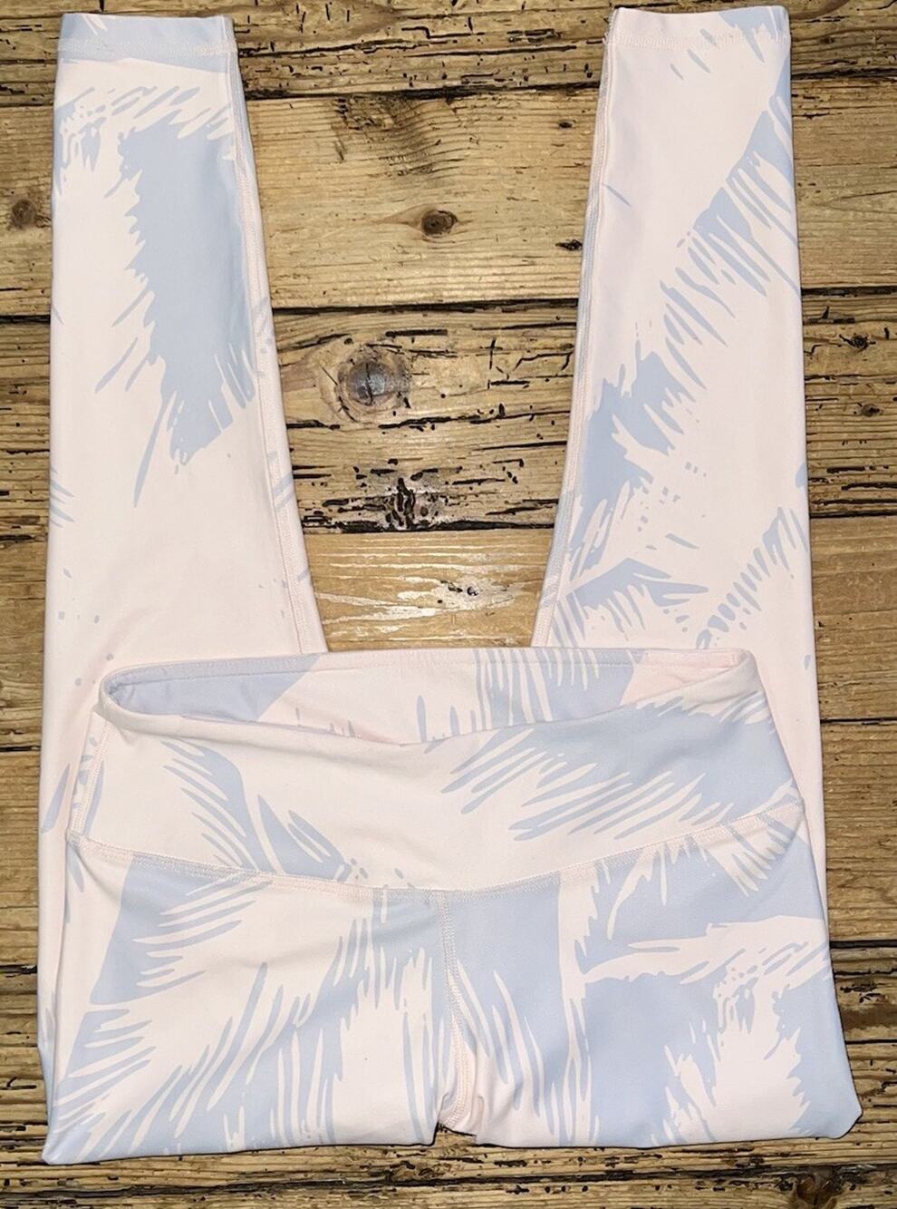 Fabletics Define Mid-Rise Capri Calypso Print Size XXS Powerhold Pink